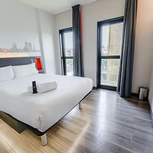 https://easyhotel-barcelona.top-hotels-tarragona.com